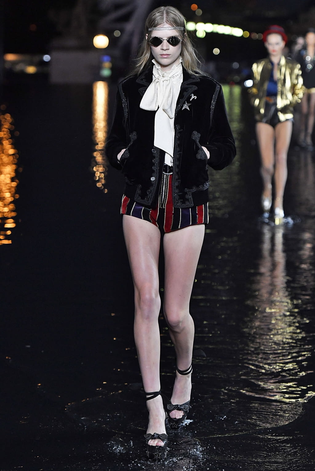 Fashion Week Paris Spring/Summer 2019 look 27 from the Saint Laurent collection womenswear