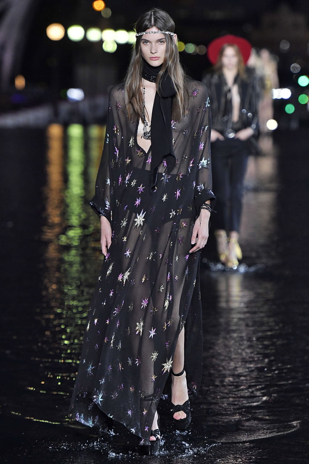Fashion Week Paris Spring/Summer 2019 look 31 from the Saint Laurent collection womenswear