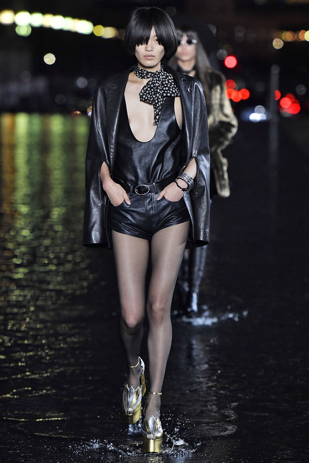 Fashion Week Paris Spring/Summer 2019 look 38 from the Saint Laurent collection 女装