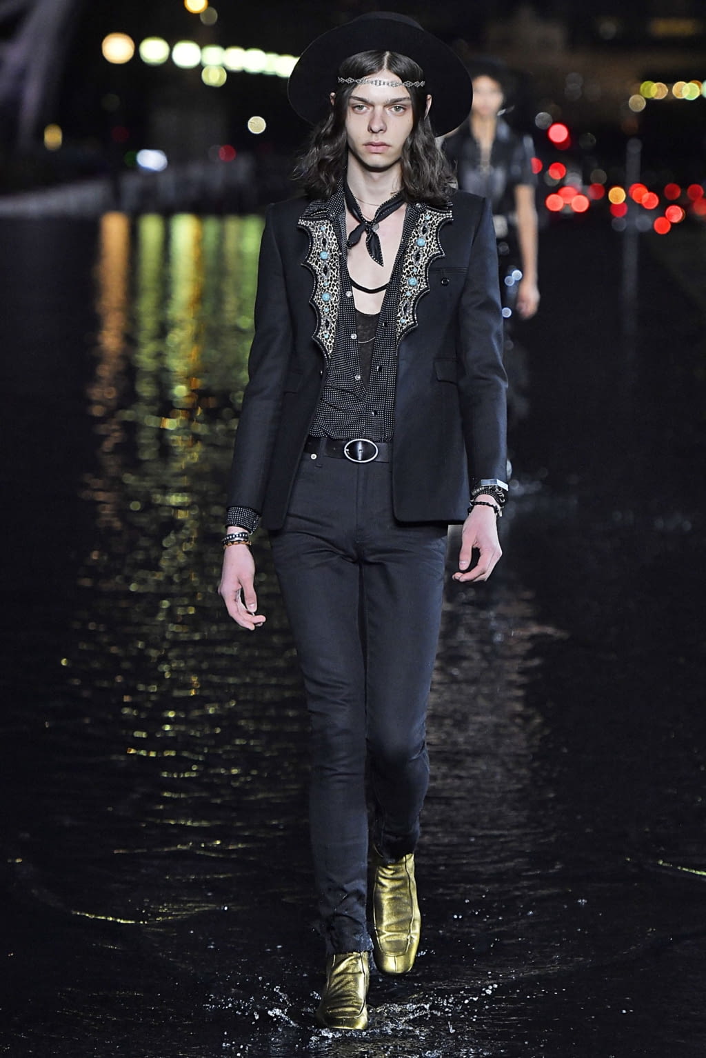 Fashion Week Paris Spring/Summer 2019 look 47 from the Saint Laurent collection womenswear