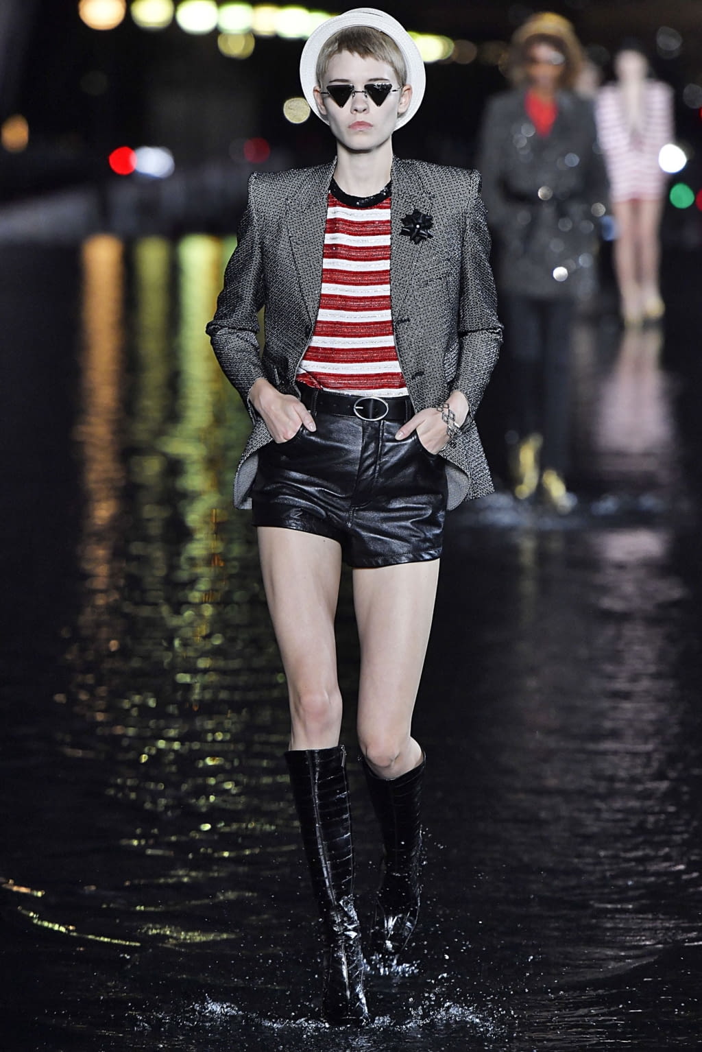 Fashion Week Paris Spring/Summer 2019 look 53 from the Saint Laurent collection 女装