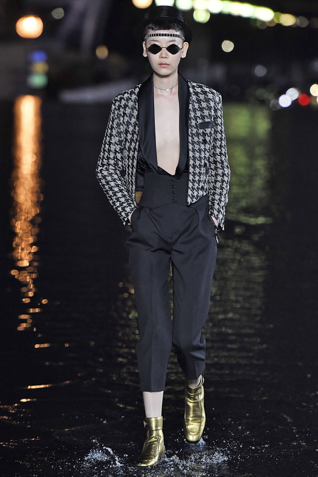 Fashion Week Paris Spring/Summer 2019 look 56 from the Saint Laurent collection womenswear