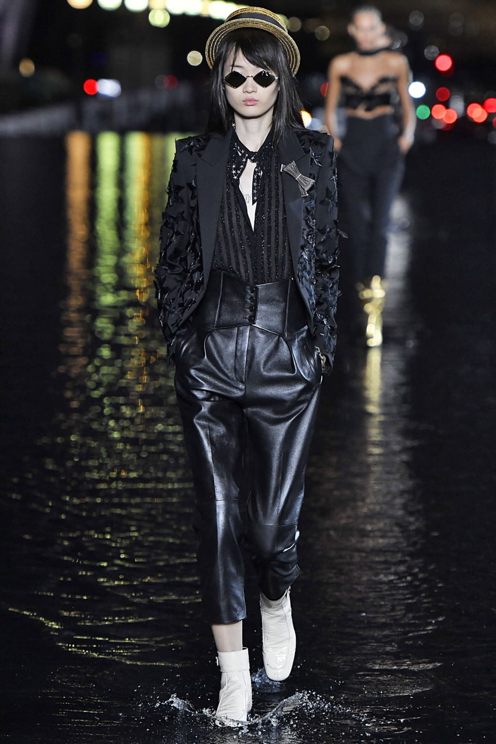 Fashion Week Paris Spring/Summer 2019 look 59 from the Saint Laurent collection 女装