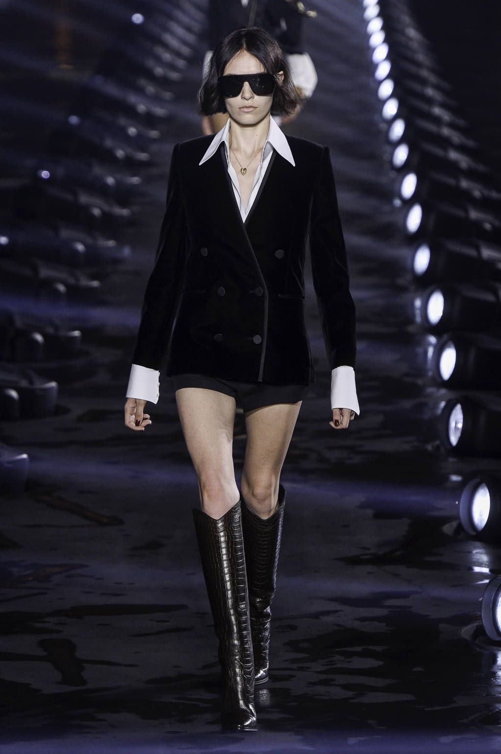 Fashion Week Paris Spring/Summer 2020 look 4 from the Saint Laurent collection 女装