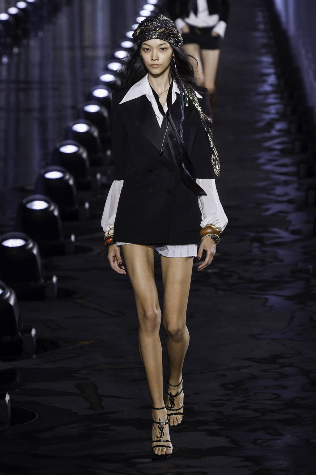 Fashion Week Paris Spring/Summer 2020 look 5 from the Saint Laurent collection 女装