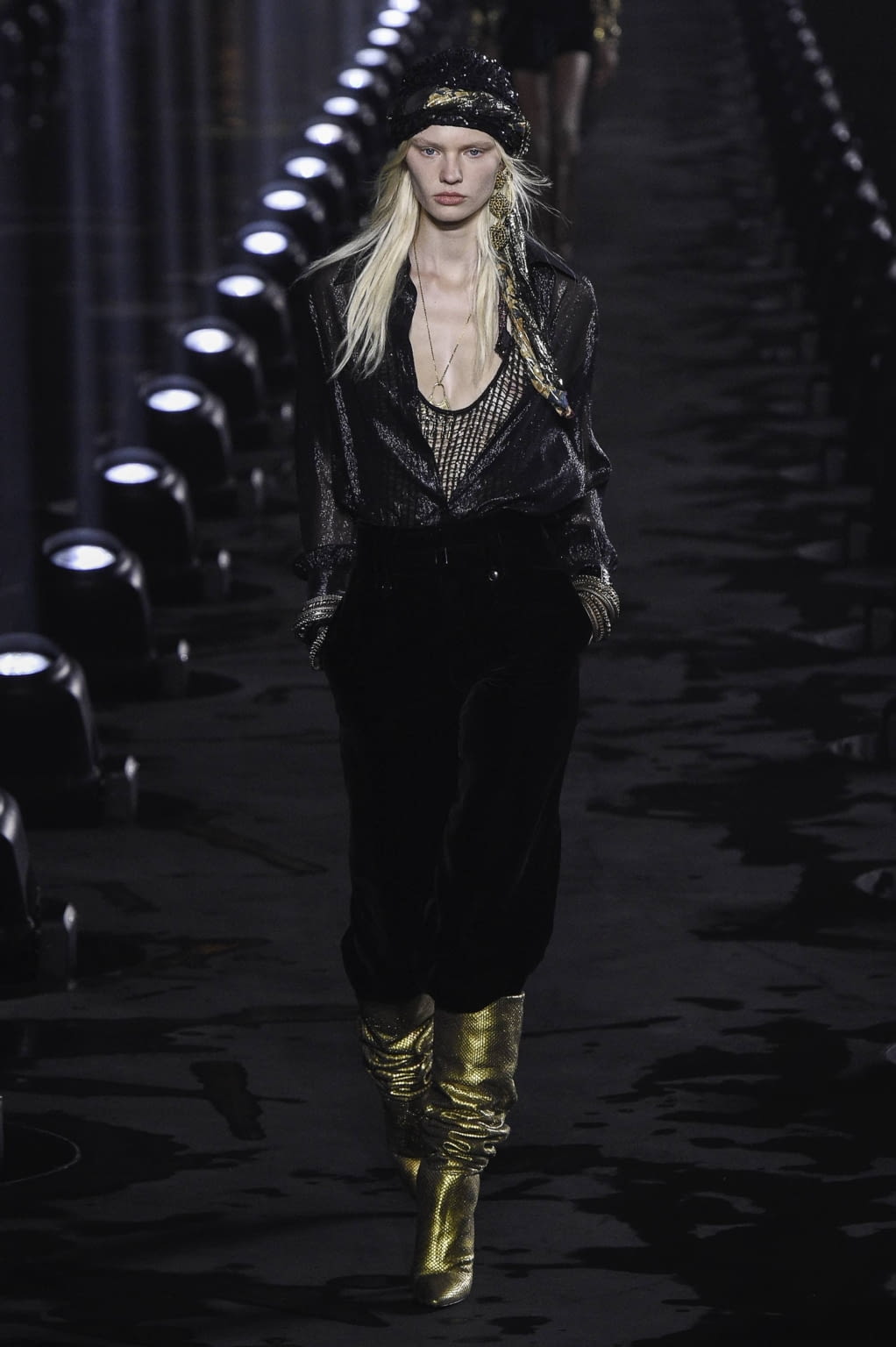 Fashion Week Paris Spring/Summer 2020 look 13 from the Saint Laurent collection womenswear