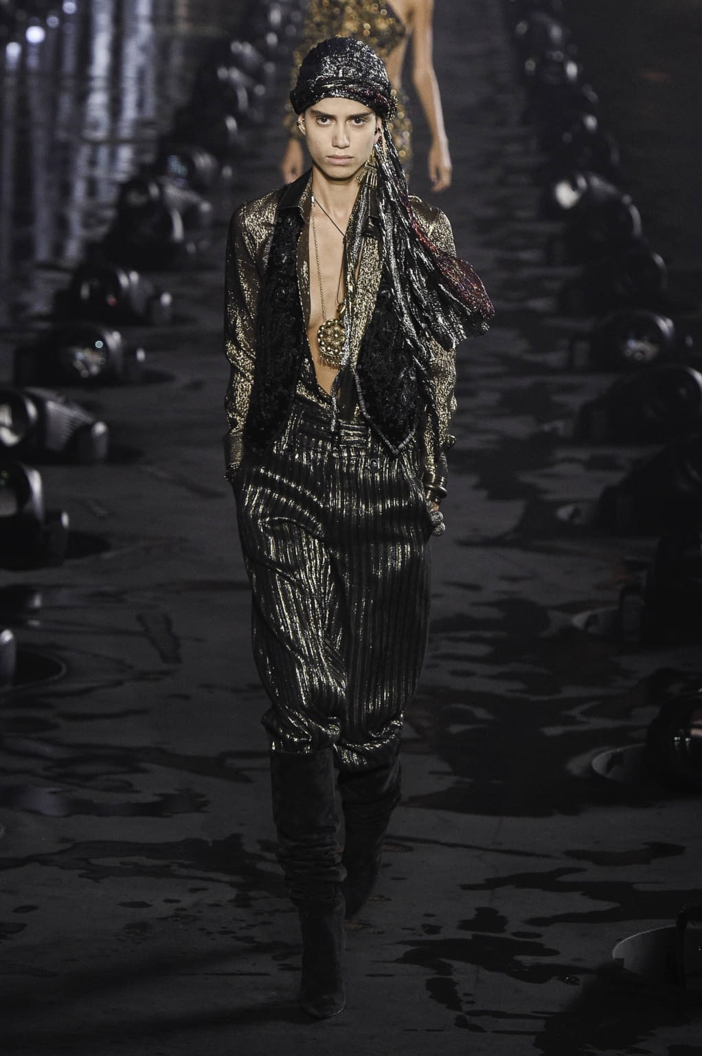 Fashion Week Paris Spring/Summer 2020 look 15 from the Saint Laurent collection womenswear