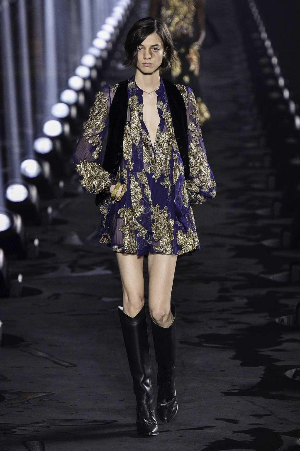 Fashion Week Paris Spring/Summer 2020 look 17 from the Saint Laurent collection womenswear