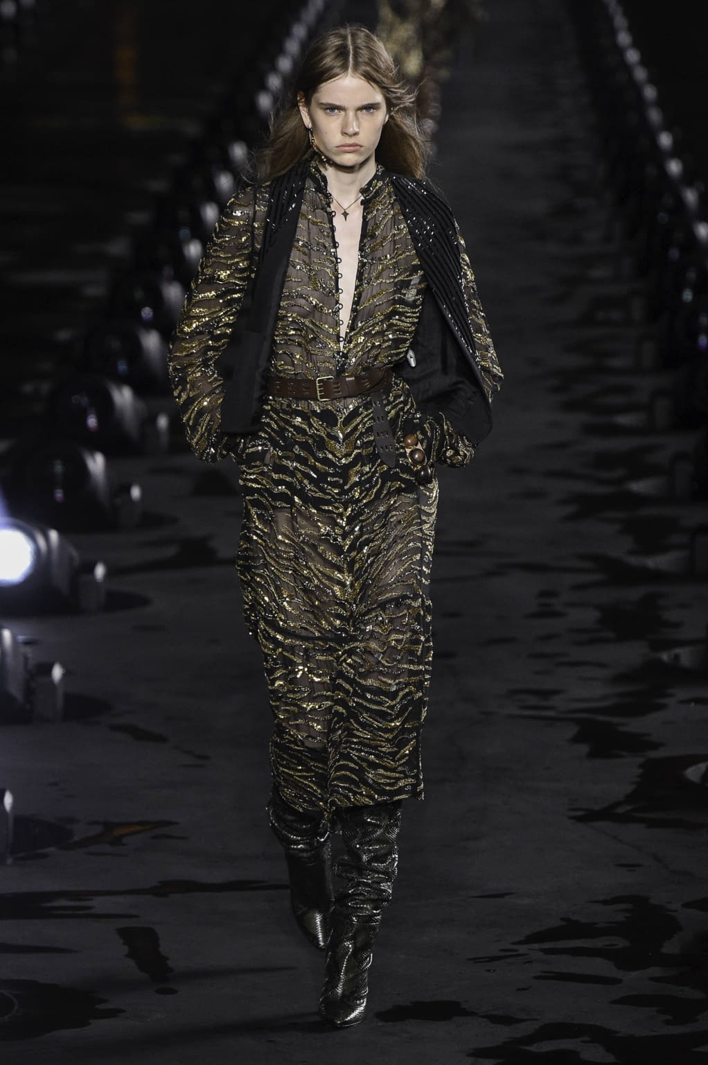 Fashion Week Paris Spring/Summer 2020 look 35 from the Saint Laurent collection 女装
