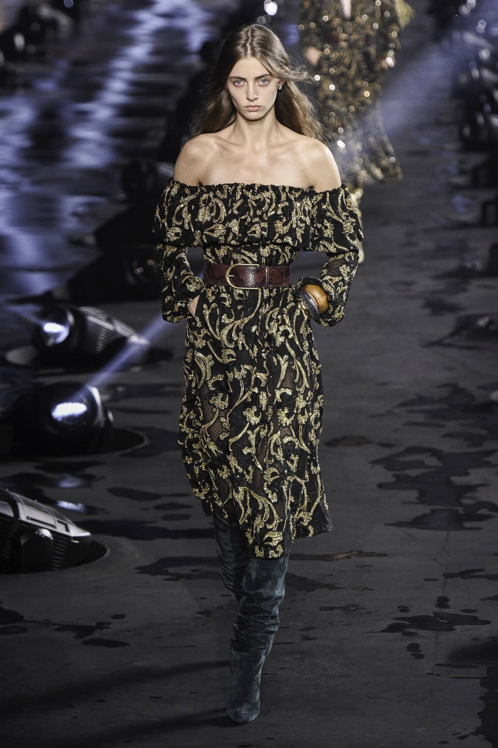 Fashion Week Paris Spring/Summer 2020 look 37 from the Saint Laurent collection womenswear