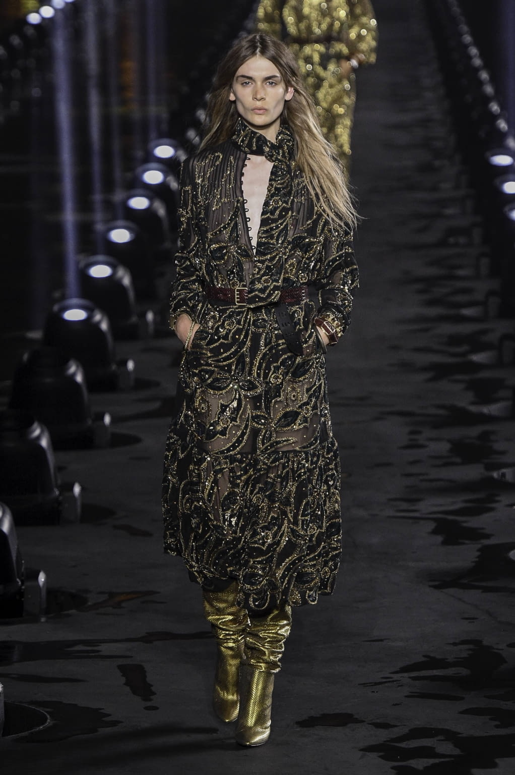 Fashion Week Paris Spring/Summer 2020 look 38 from the Saint Laurent collection 女装