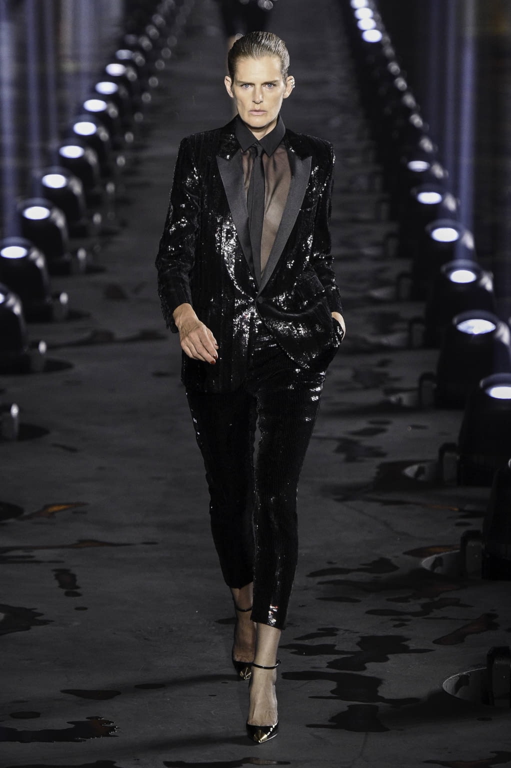 Fashion Week Paris Spring/Summer 2020 look 50 from the Saint Laurent collection 女装