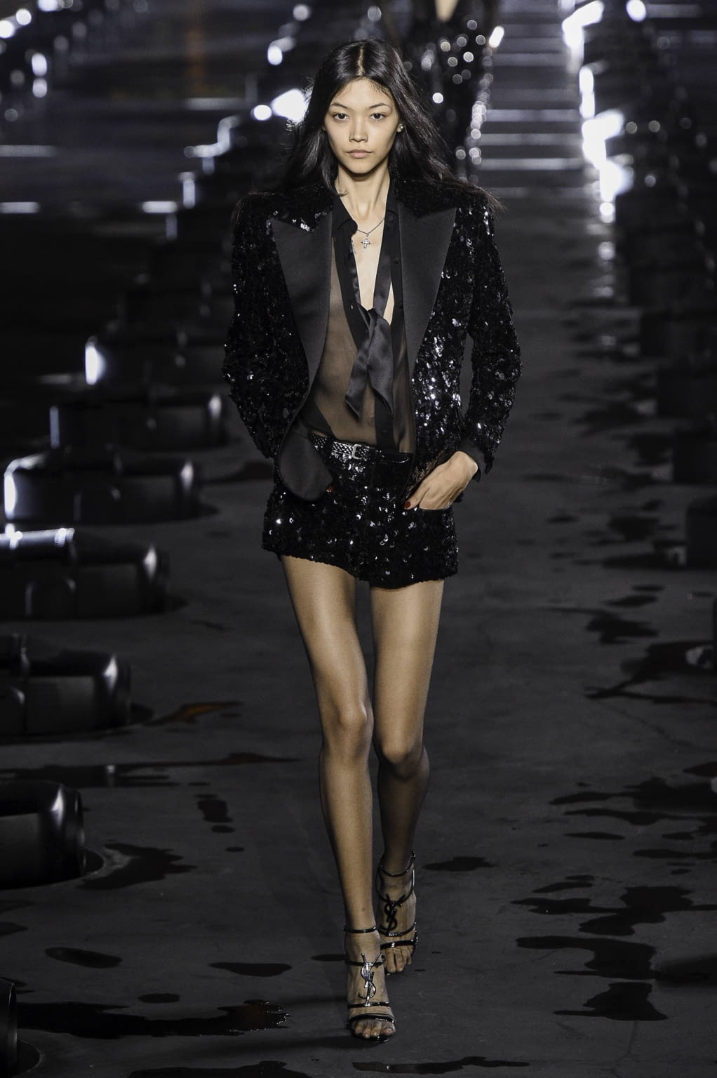 Fashion Week Paris Spring/Summer 2020 look 55 from the Saint Laurent collection 女装