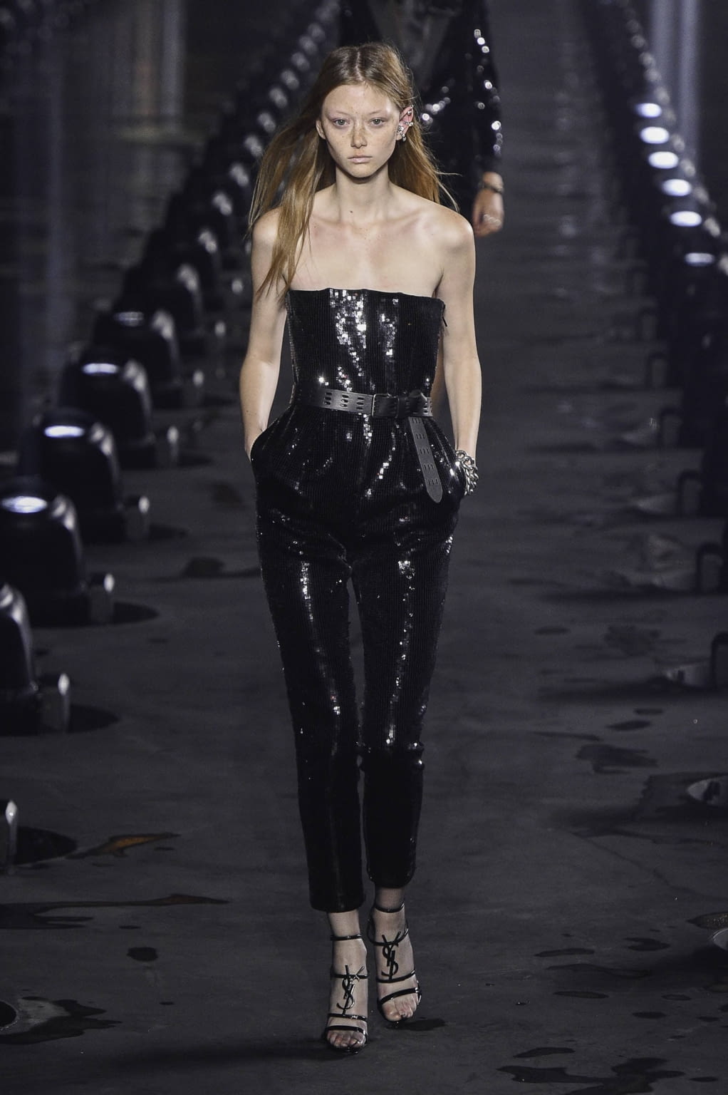 Fashion Week Paris Spring/Summer 2020 look 80 from the Saint Laurent collection 女装