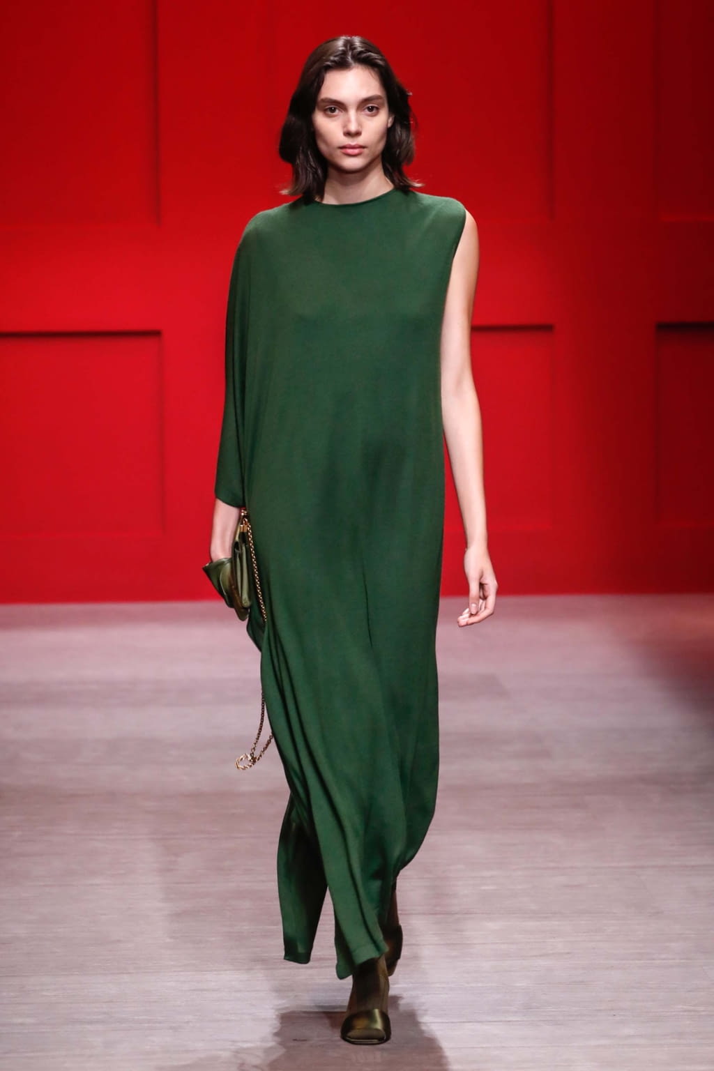 Fashion Week Milan Fall/Winter 2018 look 14 from the Ferragamo collection womenswear