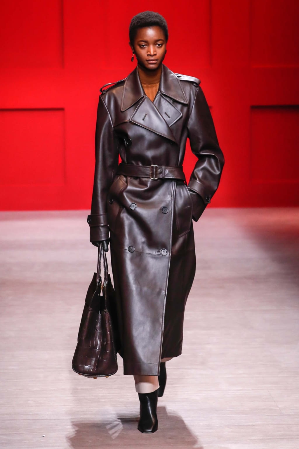 Fashion Week Milan Fall/Winter 2018 look 28 from the Ferragamo collection womenswear