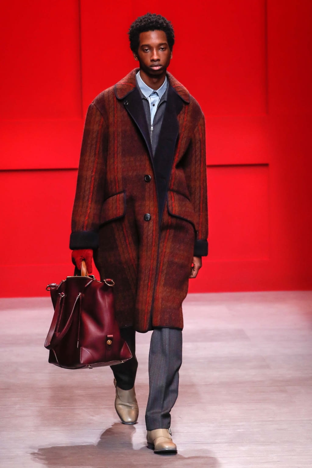 Fashion Week Milan Fall/Winter 2018 look 45 from the Ferragamo collection womenswear
