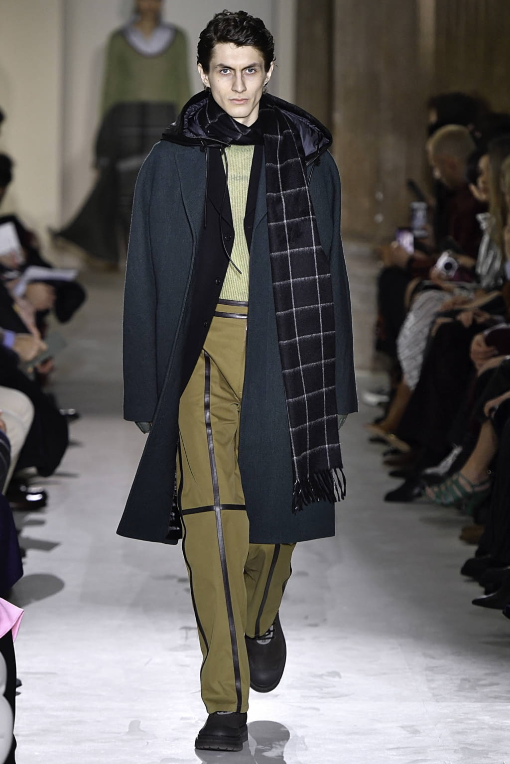 Fashion Week Milan Fall/Winter 2019 look 13 from the Ferragamo collection 男装