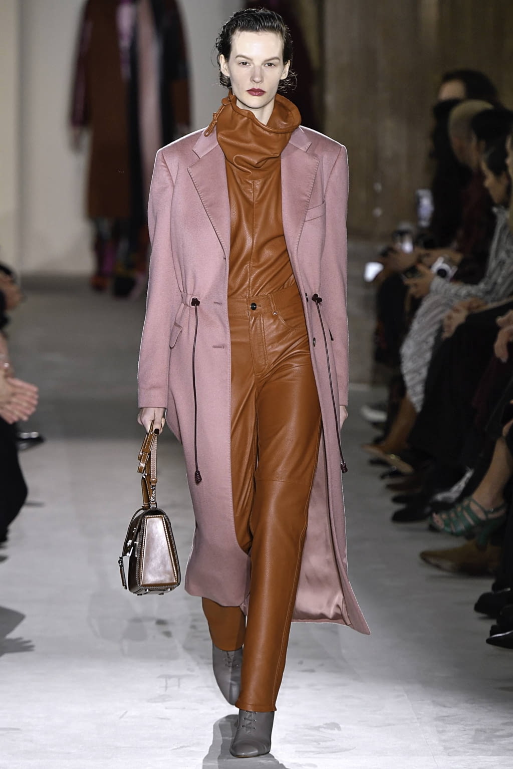 Fashion Week Milan Fall/Winter 2019 look 27 from the Ferragamo collection 女装