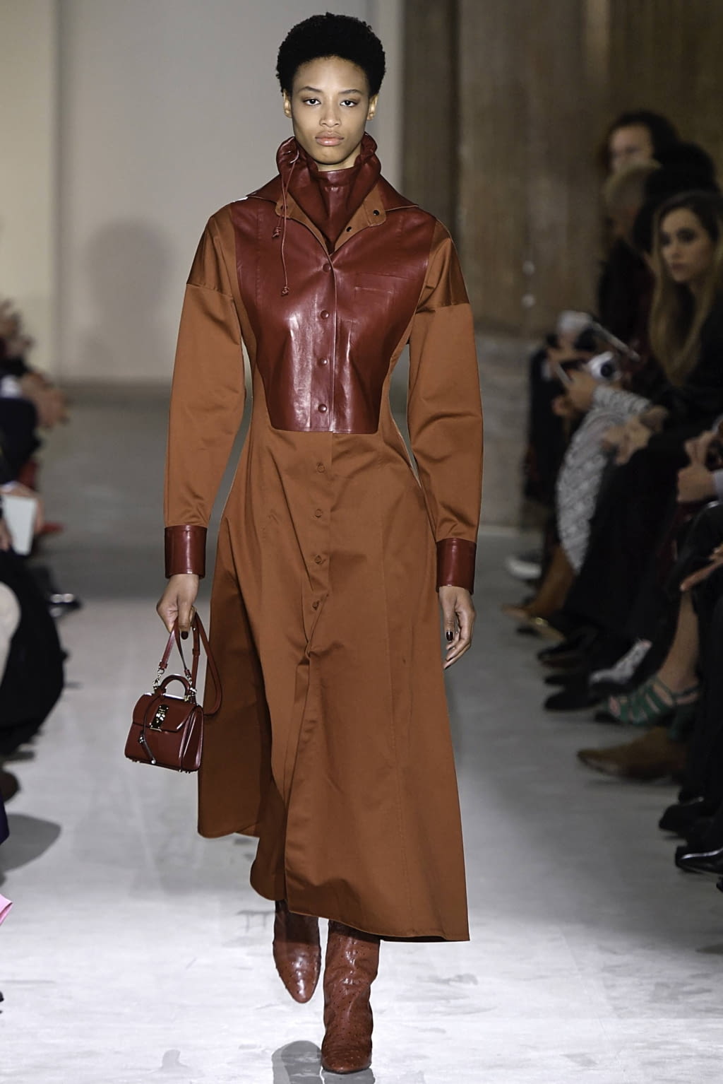 Fashion Week Milan Fall/Winter 2019 look 39 from the Ferragamo collection 女装