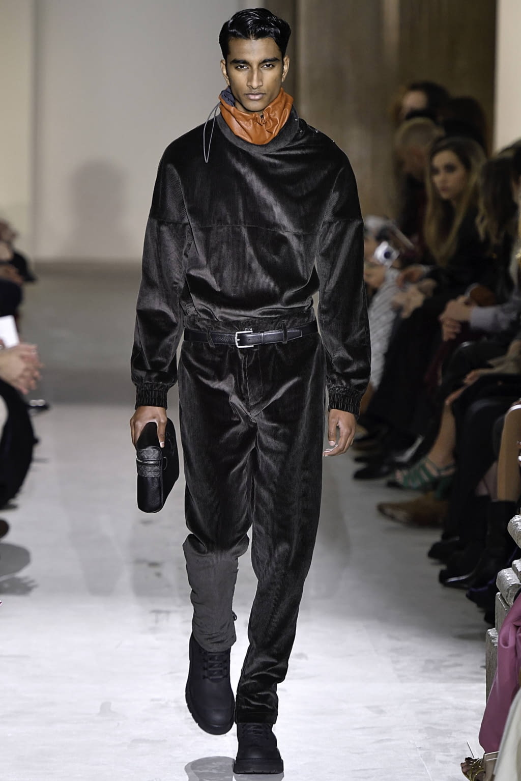 Fashion Week Milan Fall/Winter 2019 look 40 from the Ferragamo collection 男装