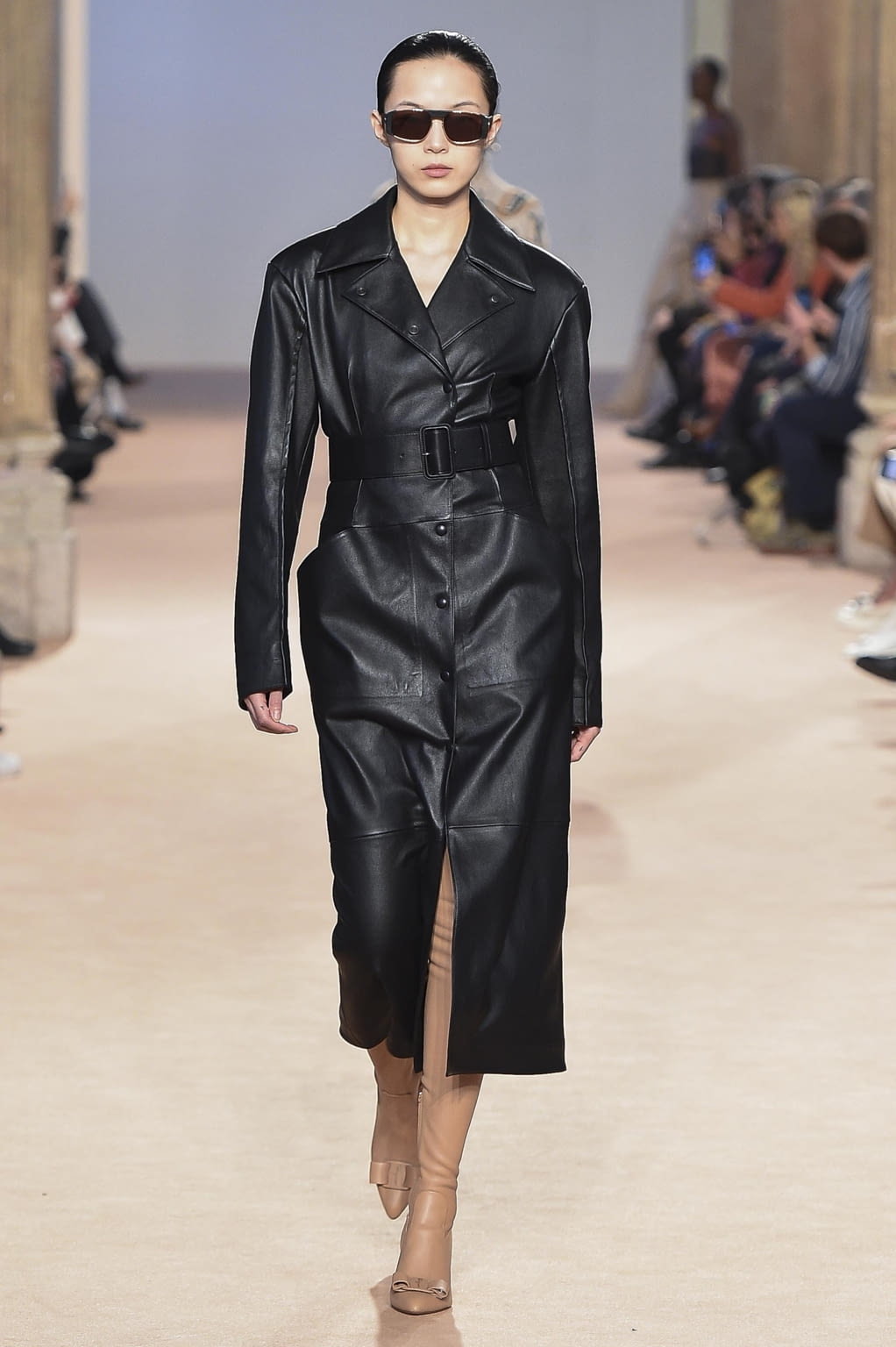 Fashion Week Milan Fall/Winter 2020 look 7 from the Ferragamo collection 女装