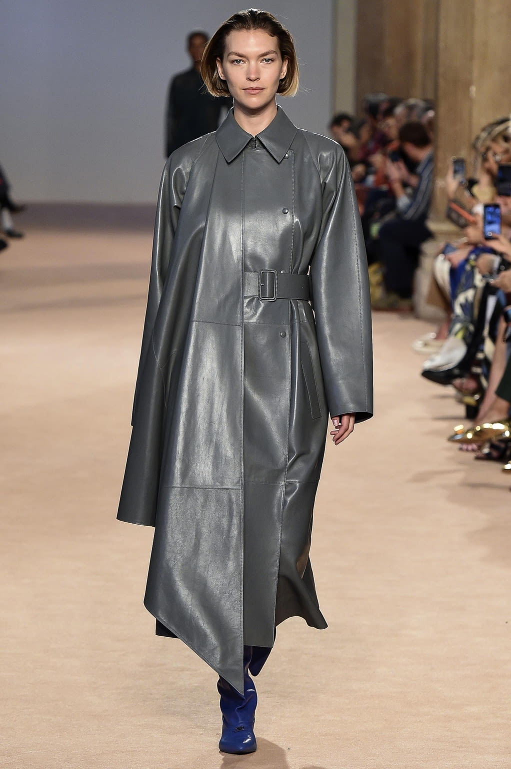Fashion Week Milan Fall/Winter 2020 look 20 from the Ferragamo collection 女装
