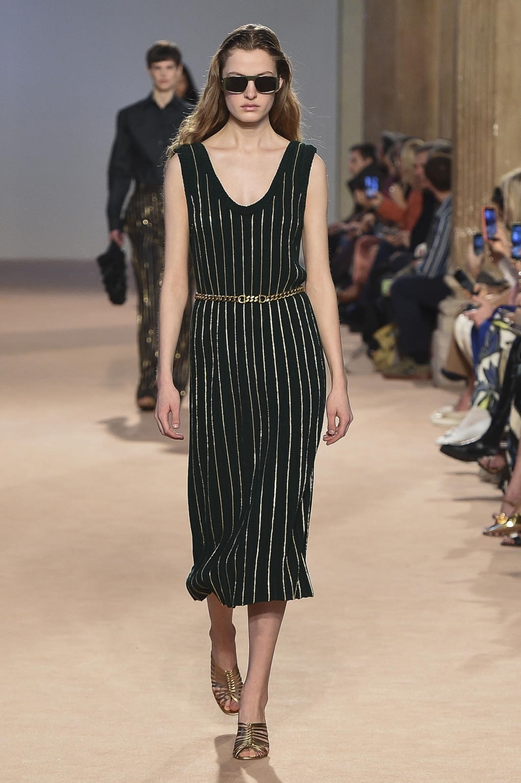 Fashion Week Milan Fall/Winter 2020 look 23 from the Ferragamo collection 女装