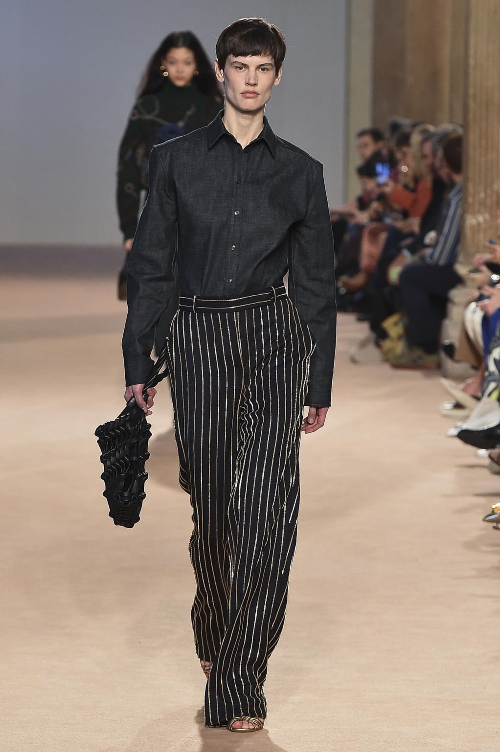 Fashion Week Milan Fall/Winter 2020 look 24 from the Ferragamo collection 女装