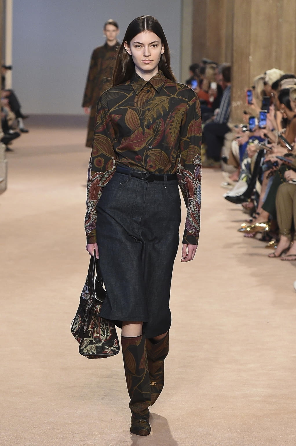Fashion Week Milan Fall/Winter 2020 look 27 from the Ferragamo collection 女装