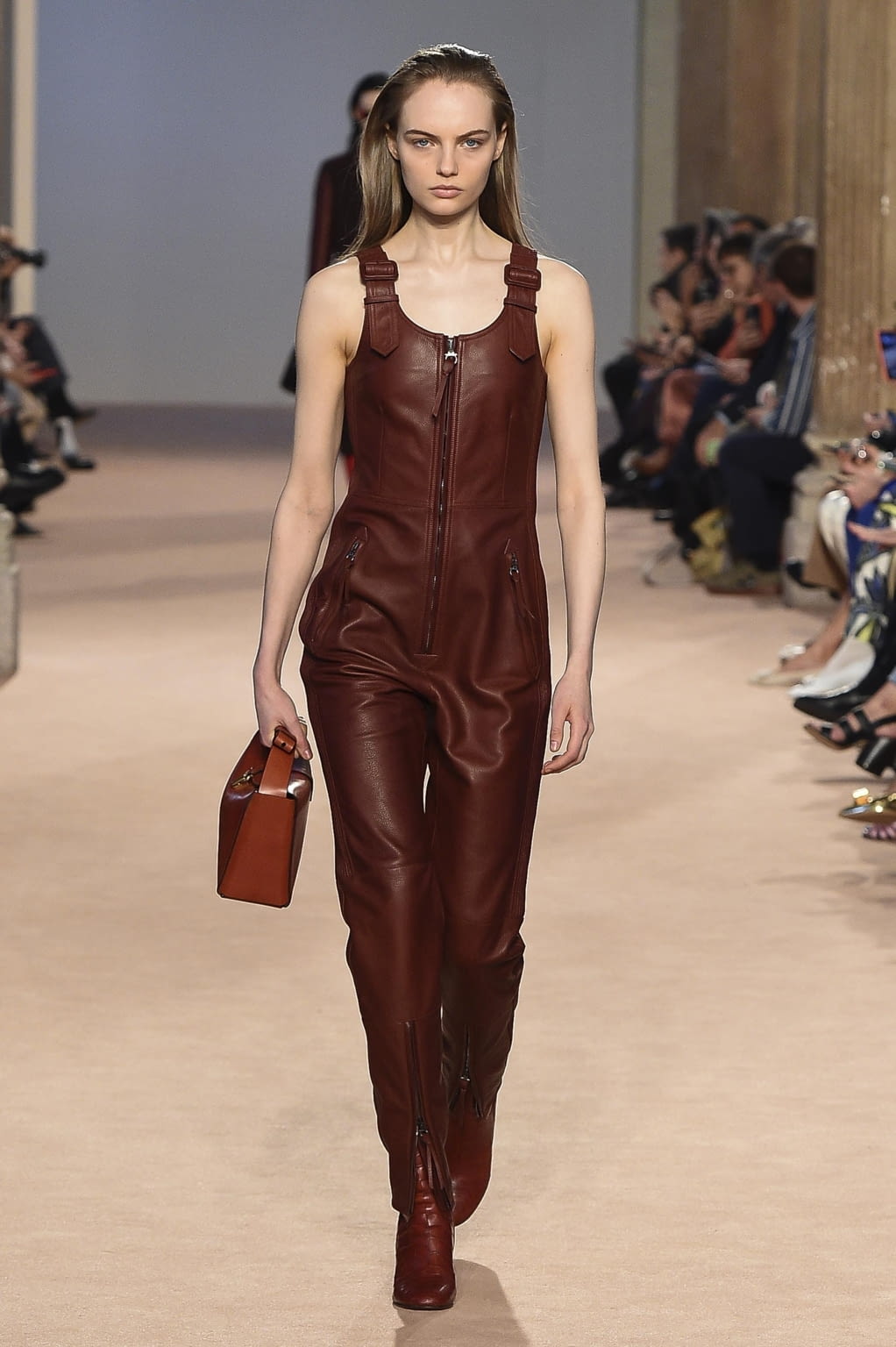 Fashion Week Milan Fall/Winter 2020 look 30 from the Ferragamo collection 女装