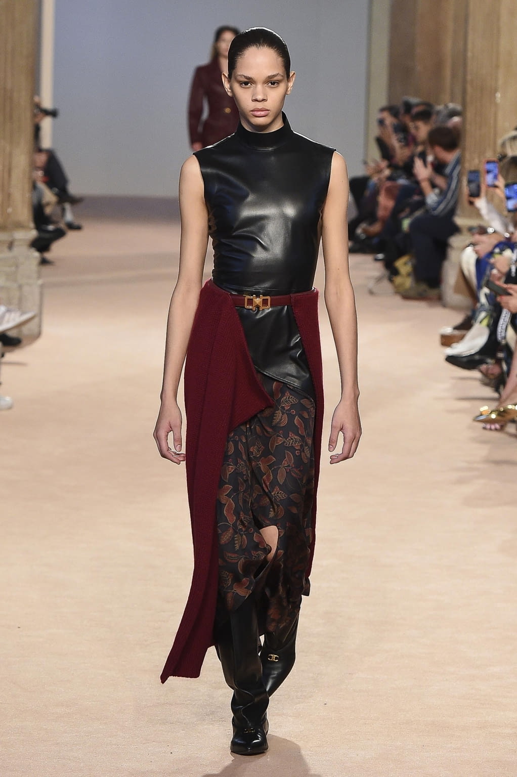 Fashion Week Milan Fall/Winter 2020 look 33 from the Ferragamo collection 女装