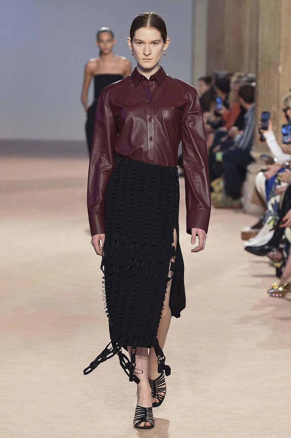 Fashion Week Milan Fall/Winter 2020 look 37 from the Ferragamo collection 女装