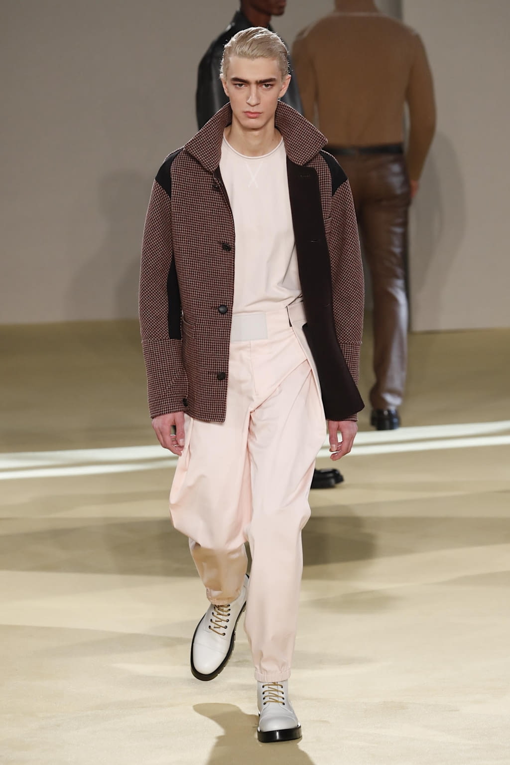 Fashion Week Milan Fall/Winter 2020 look 22 from the Ferragamo collection 男装