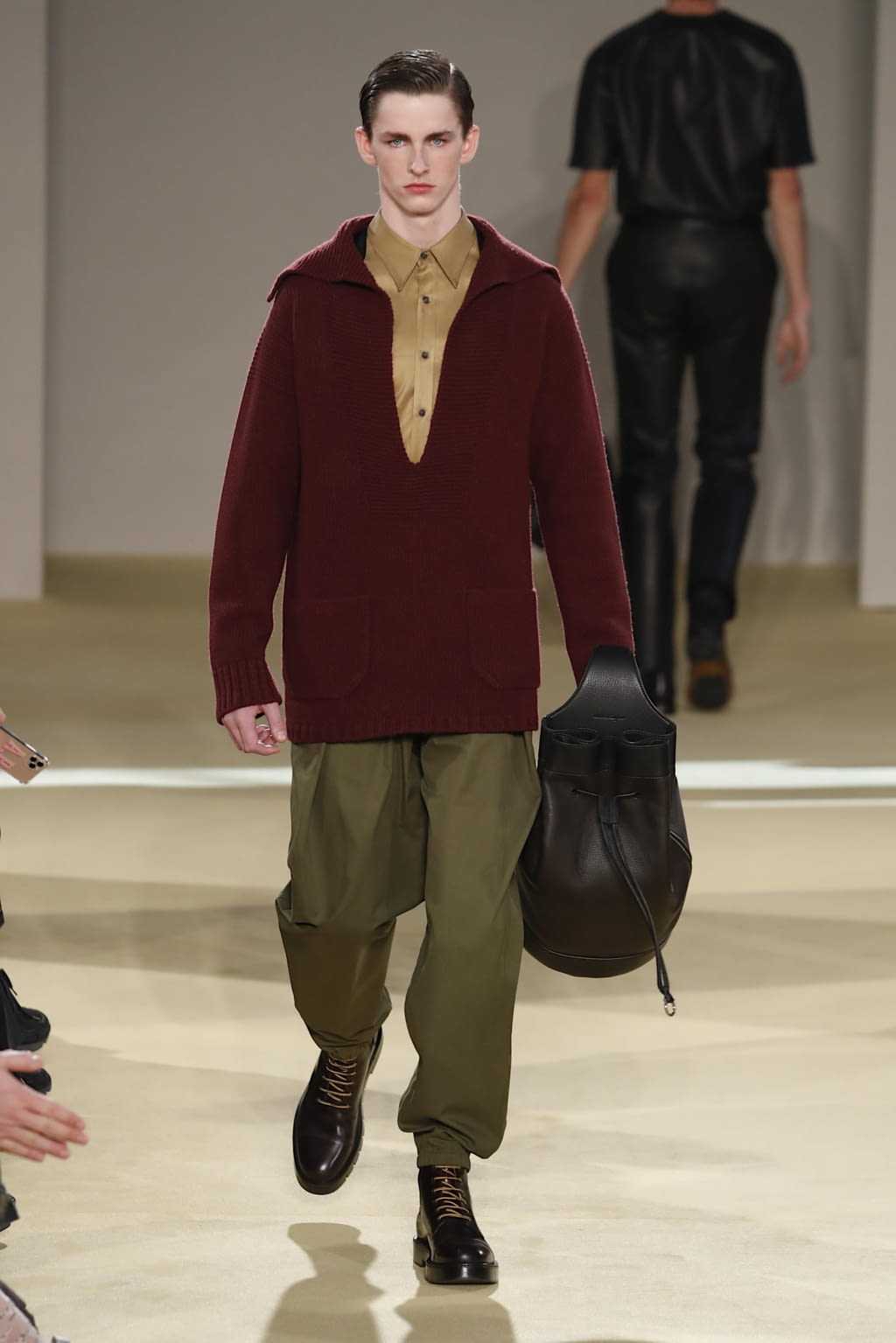 Fashion Week Milan Fall/Winter 2020 look 29 from the Ferragamo collection 男装