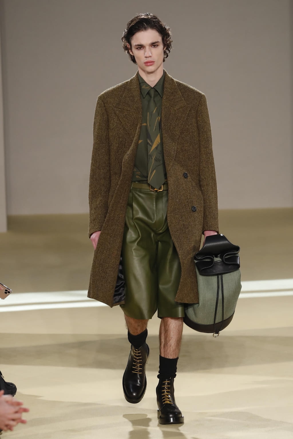 Fashion Week Milan Fall/Winter 2020 look 31 from the Ferragamo collection 男装