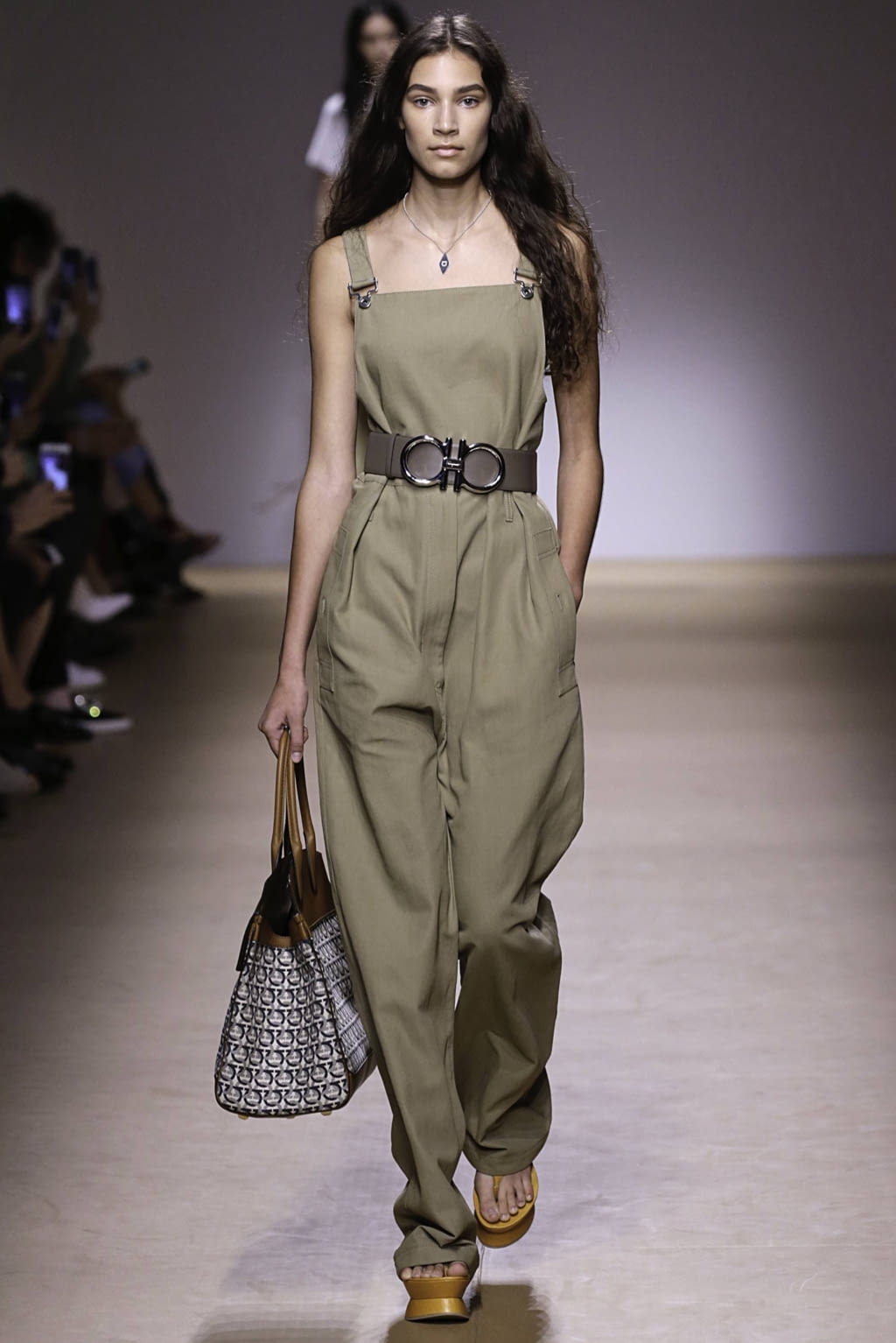 Fashion Week Milan Spring/Summer 2019 look 35 from the Ferragamo collection womenswear