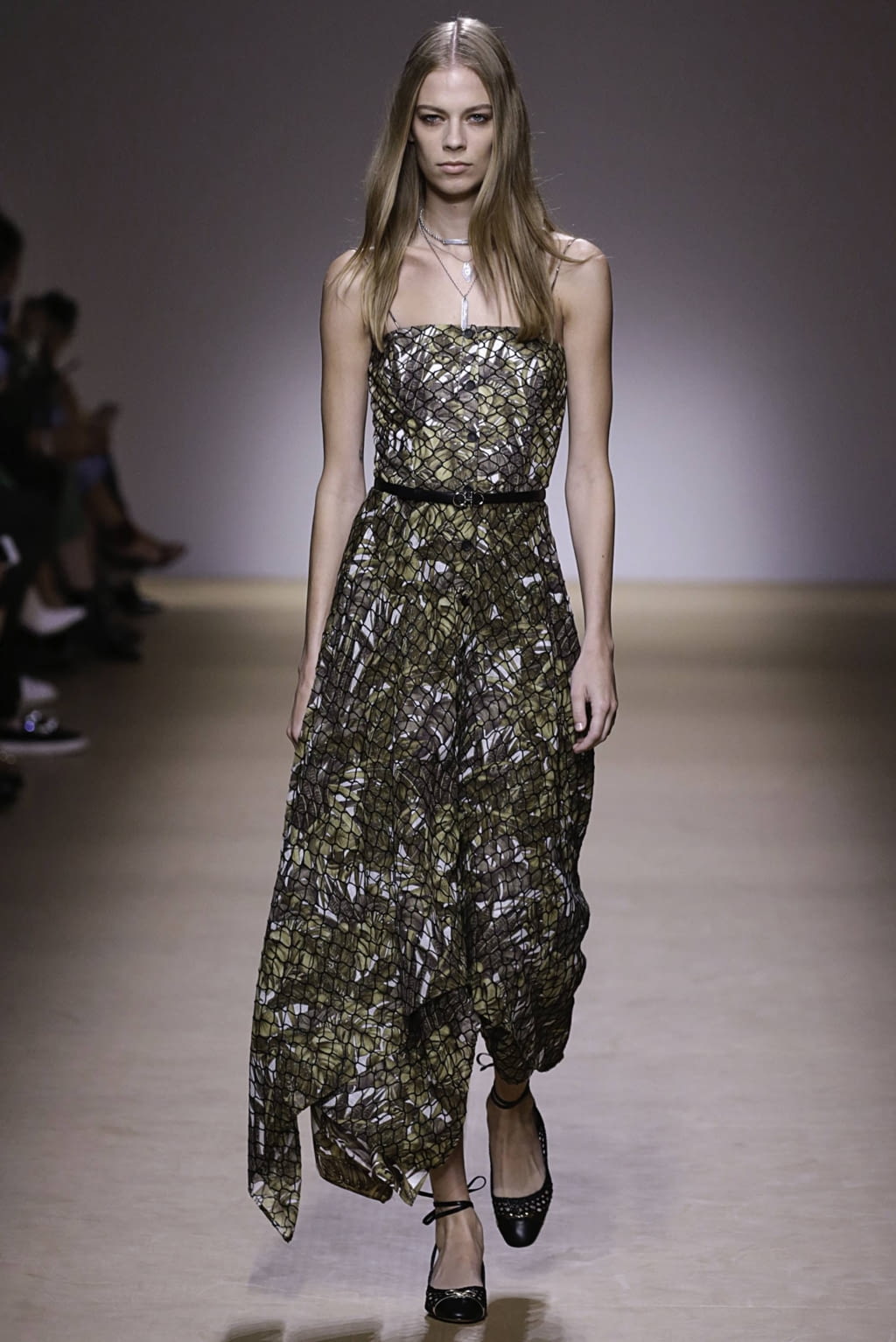 Fashion Week Milan Spring/Summer 2019 look 12 from the Ferragamo collection 女装