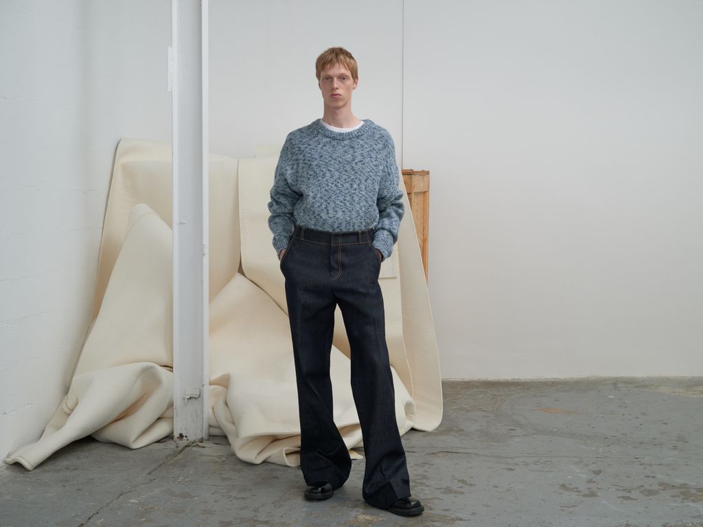 Fashion Week Paris Fall/Winter 2024 look 19 from the Sandro collection womenswear