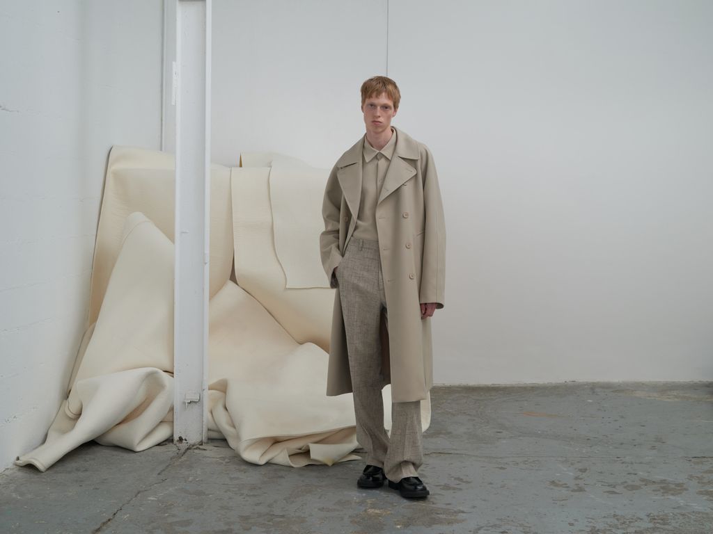 Fashion Week Paris Fall/Winter 2024 look 22 from the Sandro collection womenswear