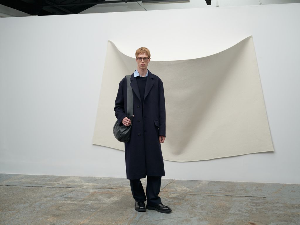 Fashion Week Paris Fall/Winter 2024 look 24 de la collection Sandro womenswear