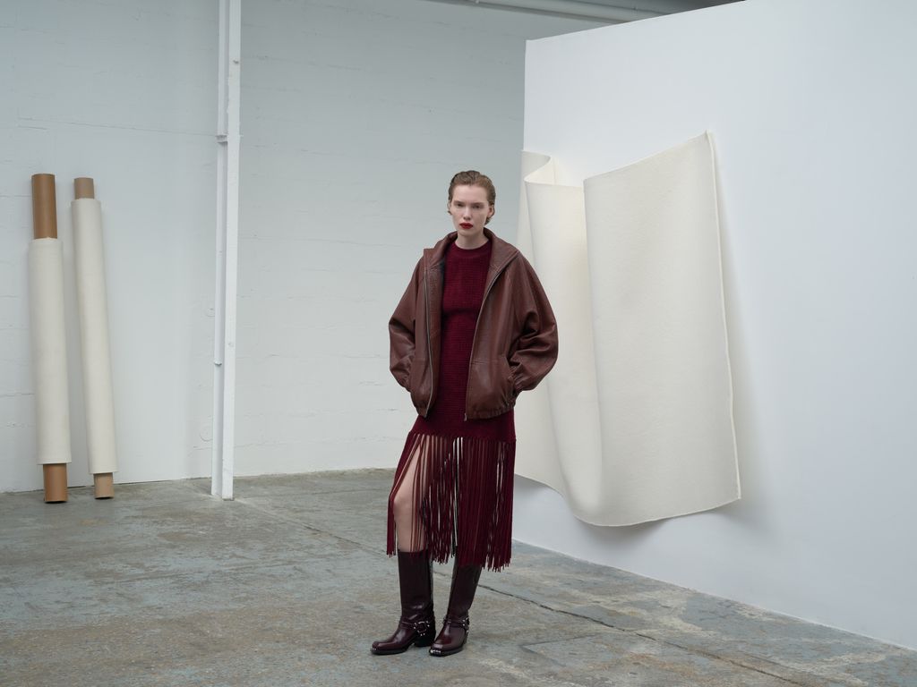 Fashion Week Paris Fall/Winter 2024 look 35 from the Sandro collection 女装