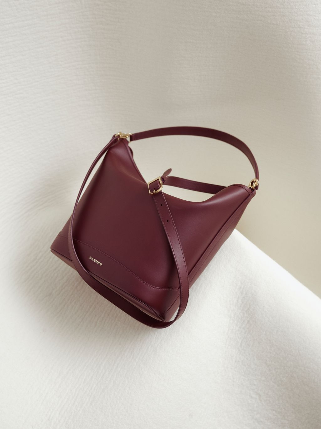 Fashion Week Paris Fall/Winter 2024 look 2 from the Sandro collection womenswear accessories