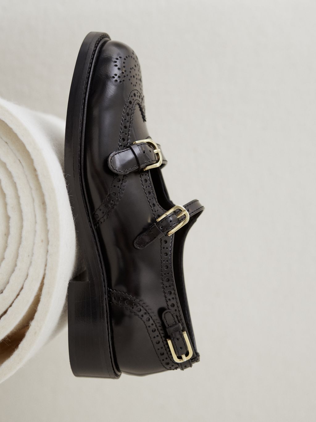 Fashion Week Paris Fall/Winter 2024 look 20 from the Sandro collection 女装配饰