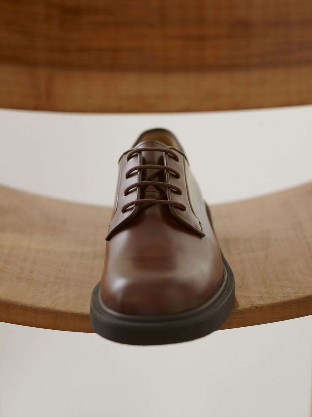 Fashion Week Paris Fall/Winter 2024 look 24 from the Sandro collection womenswear accessories