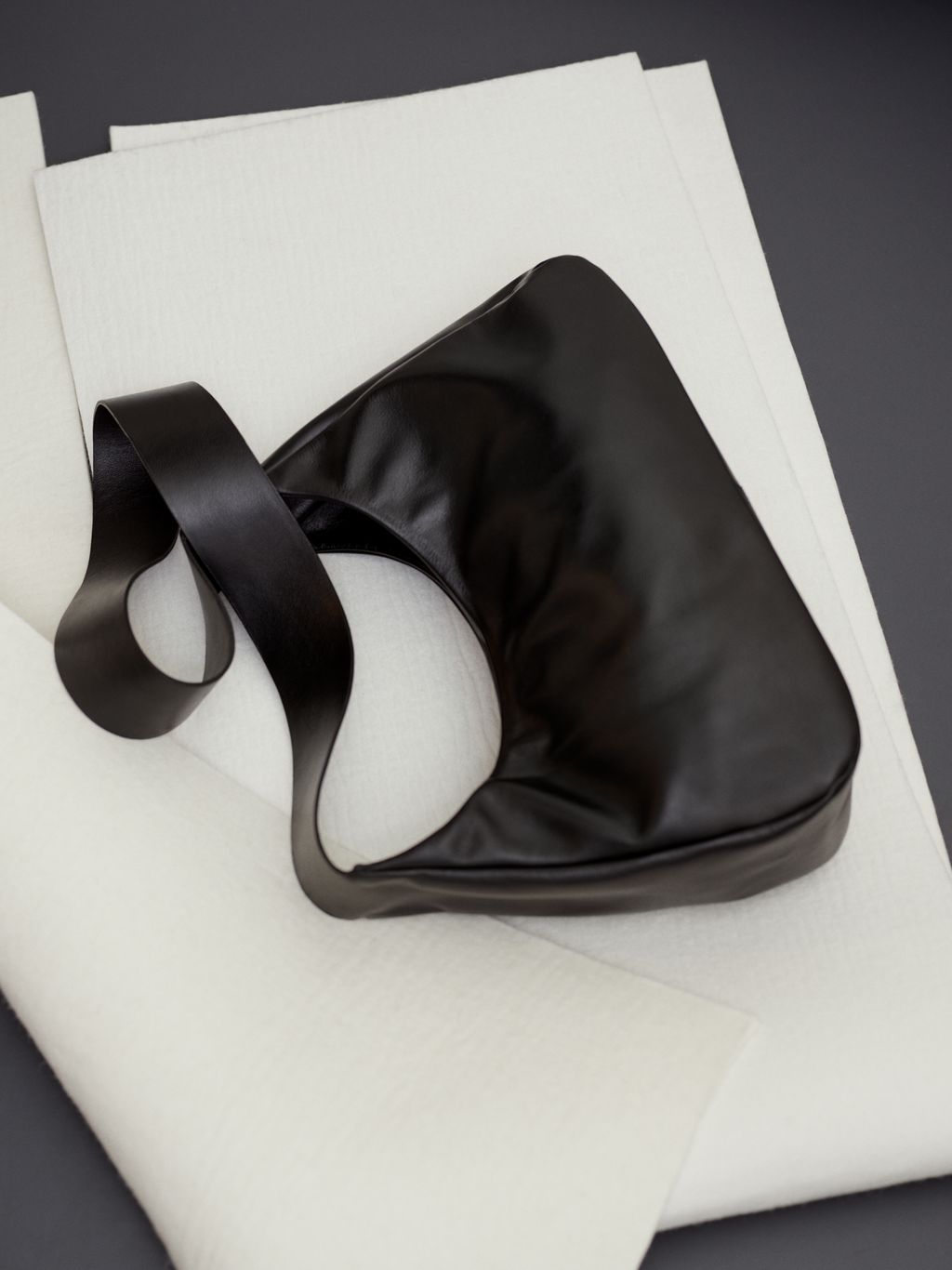 Fashion Week Paris Fall/Winter 2024 look 8 from the Sandro collection womenswear accessories