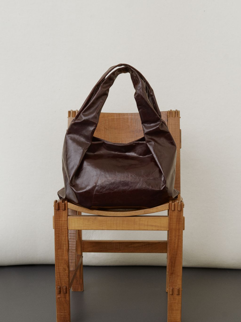 Fashion Week Paris Fall/Winter 2024 look 10 from the Sandro collection womenswear accessories