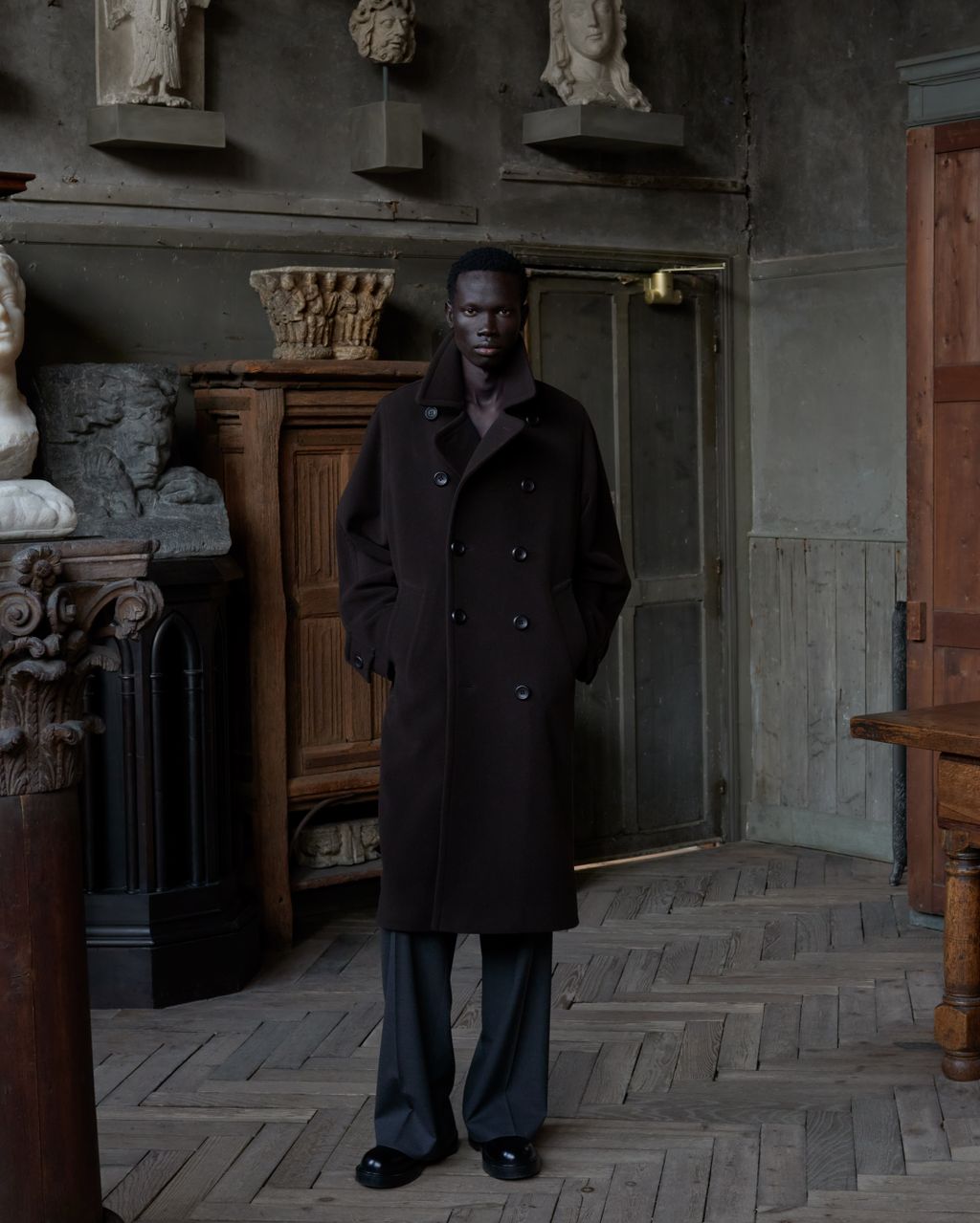 Fashion Week Paris Fall/Winter 2025 look 1 from the Sandro collection menswear