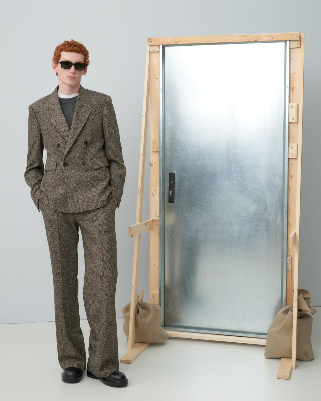 Fashion Week Paris Fall/Winter 2025 look 15 from the Sandro collection menswear