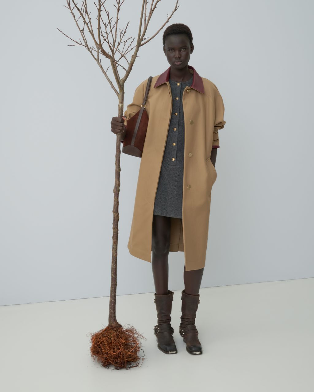 Fashion Week Paris Fall/Winter 2025 look 19 from the Sandro collection womenswear